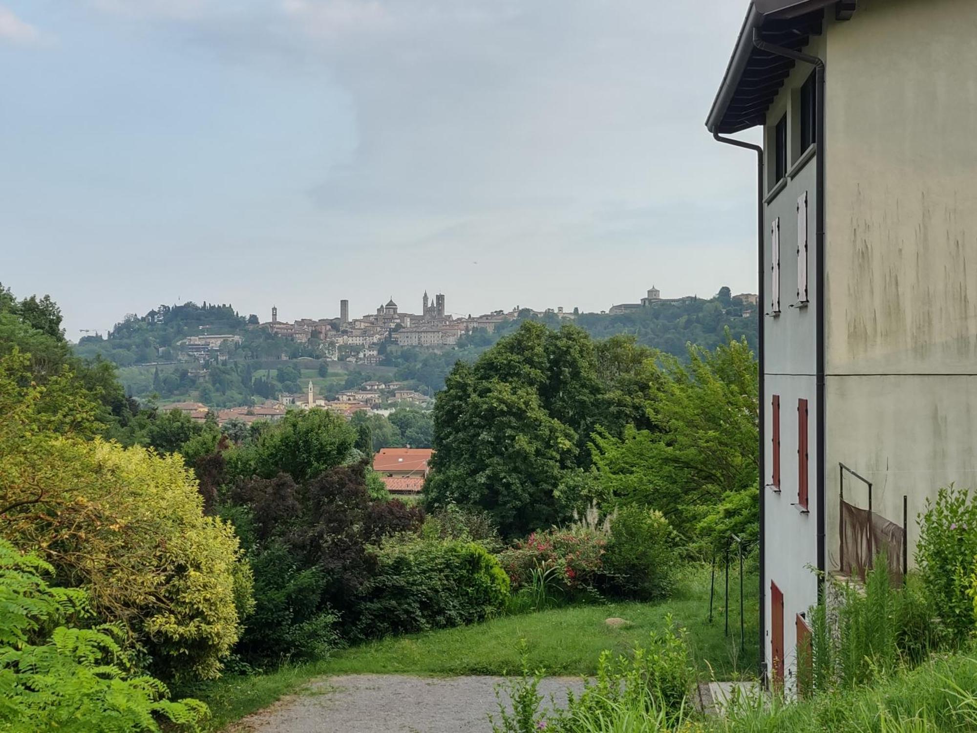 Aminta Apartment Bergamo Exterior photo